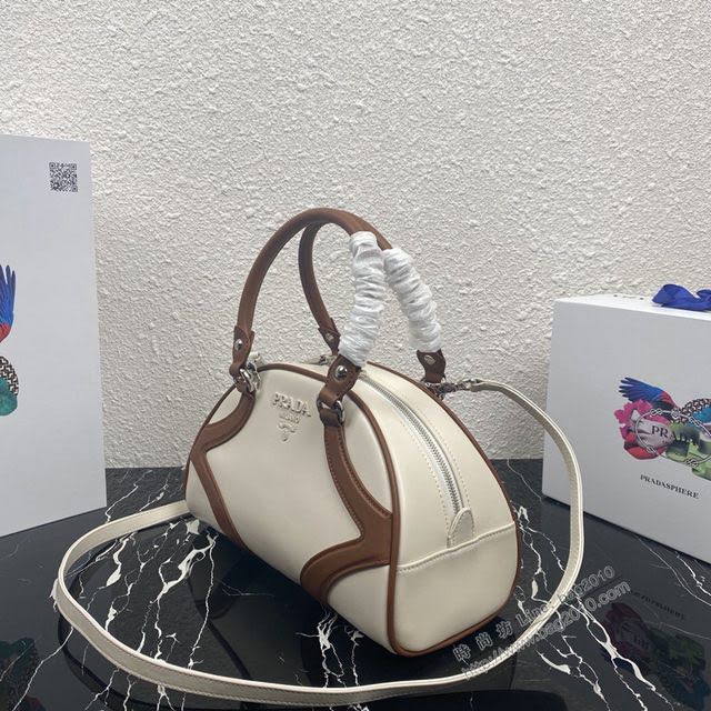 prada女包 普拉達2020年專櫃最新款 小牛皮女士手提包 1BB070 走秀款 prada大號單肩女包  pyd2191